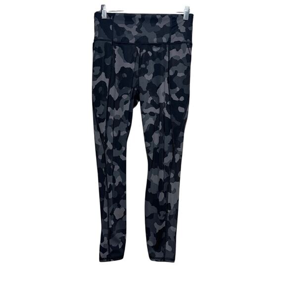 Athleta Pants - Athleta S Lightning Camo 7/8 SuperSonic Stash Pocket Activewear Legging